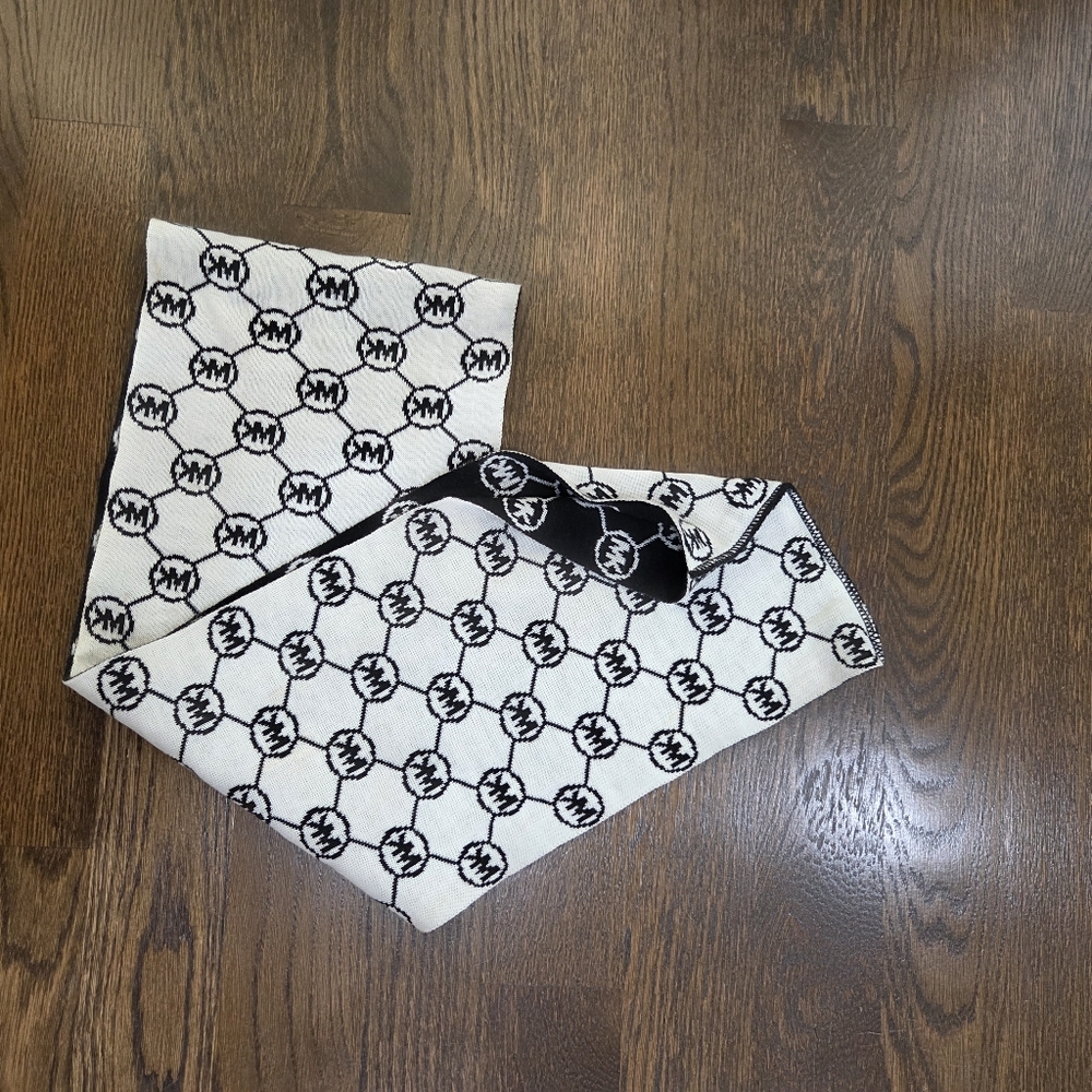 Michael Kors Black and White Knit Scarf 60×9in. - Picture 2 of 6